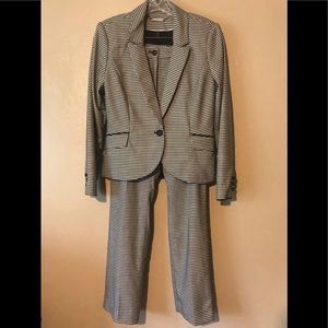 WHBM black plaid pantsuit size 8P Polyester Rayon